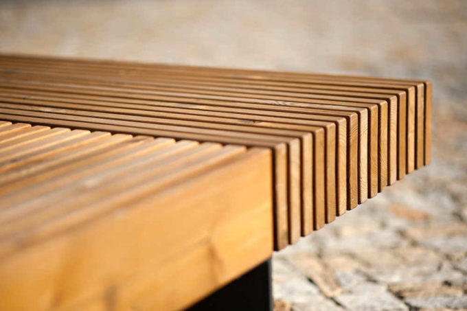 drewniana ławka parkowa Bordo