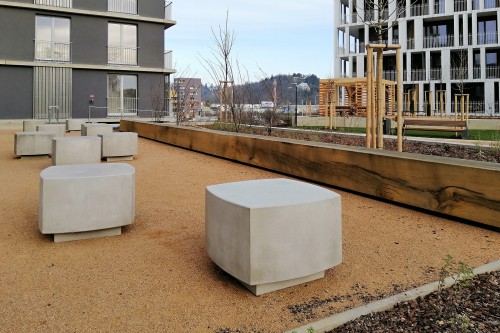betonowe siedzisko BLED